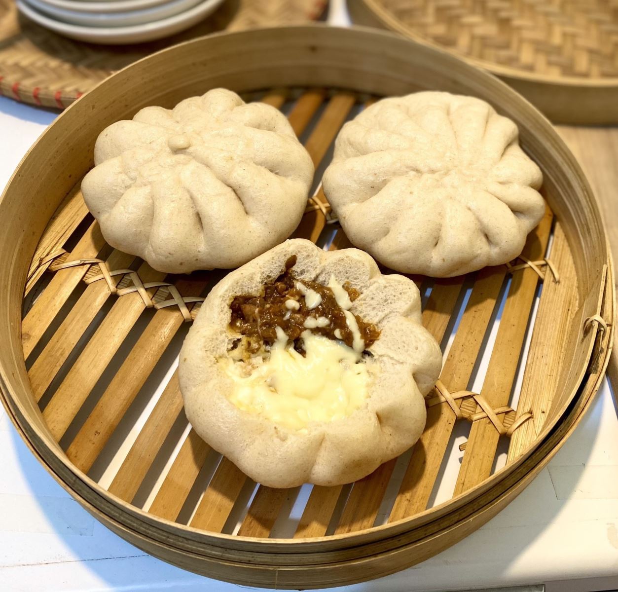 Bánh bao bò phomai nguyên cám<br/>(hộp 3 cái)